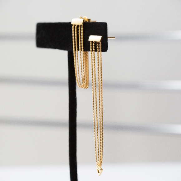 Levitate Earring - Picture 3 of 6